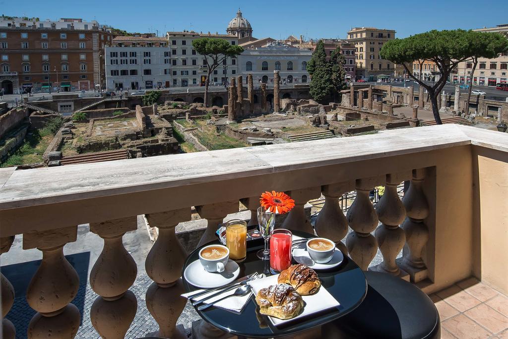 Отель Pantheon Caesar Relais Рим Экстерьер фото