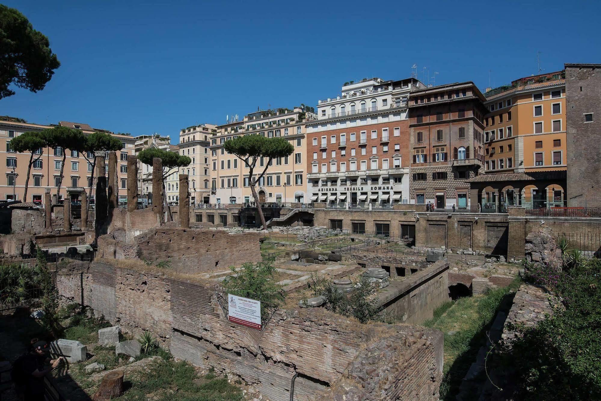 Отель Pantheon Caesar Relais Рим Экстерьер фото